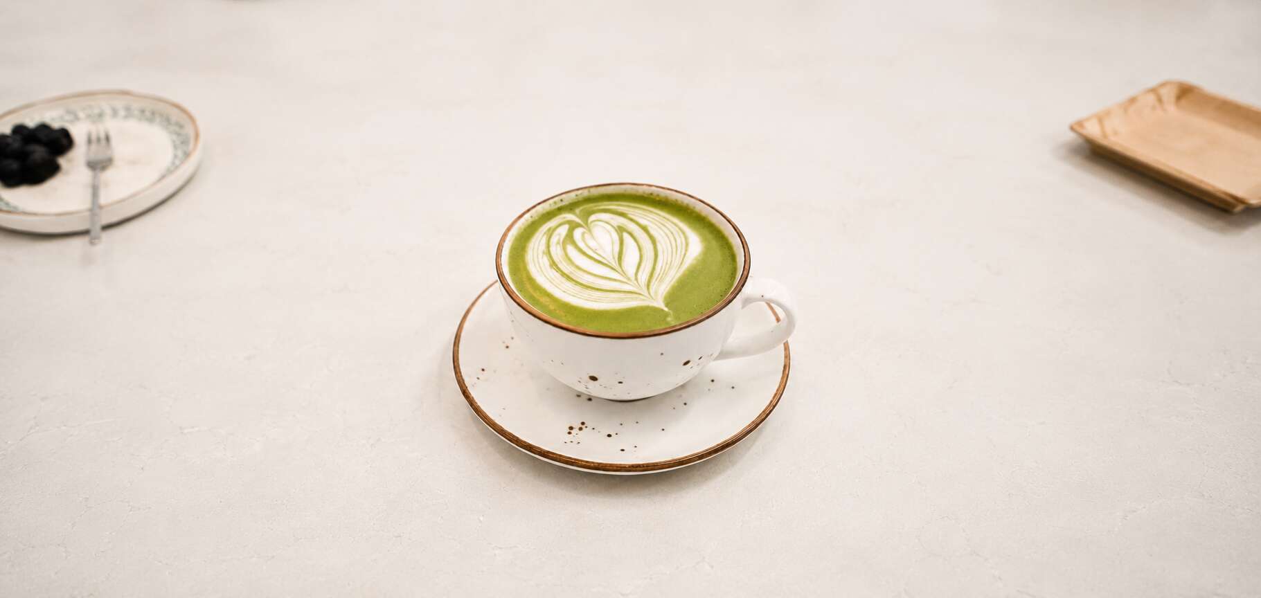 SICAK MATCHA LATTE